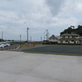 ２１１１　代ヶ崎漁港の住宅（防潮堤は低い、嵩上げも低いと思われる）