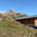 Hütte oberhalb der Sattelebene mit Blick zum Wilden Kasten