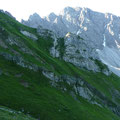 Blick zum Walser Geißhorn und in die begrünte Flanke des Elferkopf