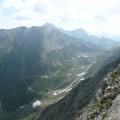 Blick vom Gipfel auf das Wannserjoch mit der Otschspitze