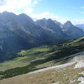 Beim Abstieg zur Hochfeldern Alm.Blick auf die Mieminger Kette