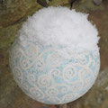Keramikkugel mit Schneehäubchen