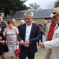 Alain MILLOT coupe le ruban