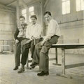 1954 (ca.) In der alten Wollmatinger Turnhalle: Ludwig Burgmaier, Wolfgang Trummer, Peter Greis