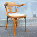 CHAISE THONET - Décapage du bois et mise en couleur - réfection de l'assise avec une mousse - Tissu RUBINI
