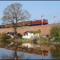 Der VW-Zug mit BR 155 konnte im Original und im Spiegelbild am 21.04.2011 in der Stadtlage Hilbersdorf fixiert werden.