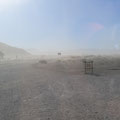 Der Sandsturm fegte über das Land. 