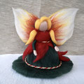 Handgefertigte Weihnachtsstern-Fee aus feiner Märchenwolle – festliche Filzkunst für Advent, Jahreszeitentisch, Weihnachtsdeko oder Geschenk.