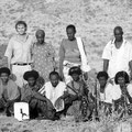 Gruppenfoto mit meiner Frau Kellen zum Abschluss einer Reportage in der Afar-Region - 2007