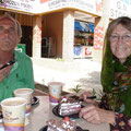 Mit Kavio und Anita beim Schwarzwälderkirsch essen