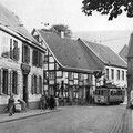 27_526_Stennertstraße mit Heuer Ampel, Links die Apotheke  1950