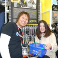 記念すべき一人目のお客様！早くから並んでくださってありがとうございます。