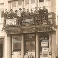 Chez "Zélie" (la femme sur le balcon) - Brasserie des Alliés