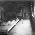 Magasin dans les cloîtres ?
