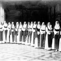 Groupe de religieuses d'Oignies. Berthe de Lalieux est la mère supérieure