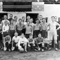 1938 - Une équipe de football lors de l'inauguration de la plaine des Sports