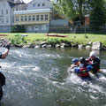 Sonntag: Flussdurchquerung