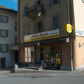 Nähe Bahnhof Airolo, gibts noch eine Bäckerei (Fahrt am 4. Juli 2008 )