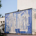 Mosaik „Drama“, an einer Seite des Theaters