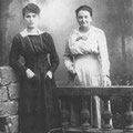 Vers 1920 - Olga et Maria Ladrière
