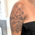 Bergtattoo Black and Grey Tattoo © Farb Fleck Tattoo OG Tattoo Studio Linz