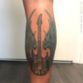 Gitarre Tattoo © Farb Fleck Tattoo OG Tattoo Studio Linz