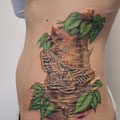 Narbencover Falter und Baum Farbtattoo © Farb Fleck Tattoo OG Tattoostudio Linz