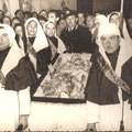 1943 Venerdi Santo, Bara:da sx Giovanni Benvenuto,Ettore Cardamone, Dr Antonio De Gaetano,Vigile Romano,dietro (?) Lalluzzo Adimari,Ciccio Gallina e vigile De Luca più sotto Dr Agronomo Rugna.