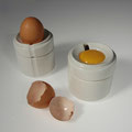 Eierbecher, -trenner, -wärmer und Schalenauffang: 'Eggstra'