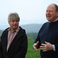 Landtagsabgeordneter Klaus Brähmig als Baumpate mit dabei. - Foto (c) M. Simon