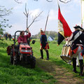 Unterstützung auch von Uli Betsch, dem Braumeister aus Weesenstein (links). - Foto (c) M. Simon