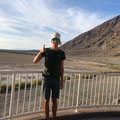 Jakob im Death Valley, ideal mit Kappa bei 49 Grad, USA August 2019