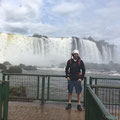 Thomas bei den Iguazú Wasserfällen, Teufelsschlucht Brasilien, Oktober 2017