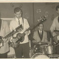 THE EBONY'S vlnr: Willy Yang, R. van Waard (bas), Oeping 'Charly' Yang (drums), Tony Rooy (gitaar/zang).