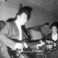 THE PACIFICS Nono en Dolf de Vries in actie op hun Jazzmasters