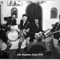 THE EASTERN ACES  voor hun vertrek naar Duitsland in de Embersclub (Dansschool Timmers, Emmakade) in maart 1961. vlnr: Richard Bastiaans, Loeky Diks, Wally Swärz, Bob Lammers, Tony Lentze