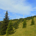 ....der Wald liegt hinter uns, die ersten Windräder sind zu sehen