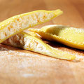 Ravioloni mit Hummer Füllung, weiss