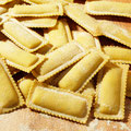 Ravioli weiss mit Steinpilz-Füllung