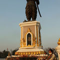 Mächtige Statue von Chao Anouvong, dem letzten König von Laos