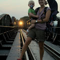 Auf der aus dem 2.Weltkrieg berühmten Brücke am River Kwai bei Kanchanaburi