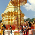 Gold soweit das Auge reicht im schönen Tempel Doi Suthep bei Chiang Mai