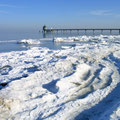 Die Ostsee im Januar 2010 dick verschneit und zugefroren