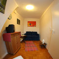 Zimmer mit Schlaf-Auszieh-Couch, 1. Stock