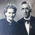 Babcia Pela i dziadek Stasiu (rodzice mamy)