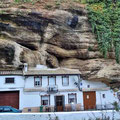 Setenil de las Bodegas - Häuser unter überhängenden Felsen