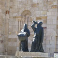 Denkmal mit Figuren der Semana Santa