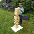 und Riesen-Jenga-Turm bauen bis...