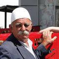 Alter Mann mit für den Kosovo typischer Kopfbedeckung "Qeleshe"