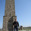 Unser "Reiseleiter" Xhevded vor dem Denkmal um die Schlacht auf dem Amselfeld 
